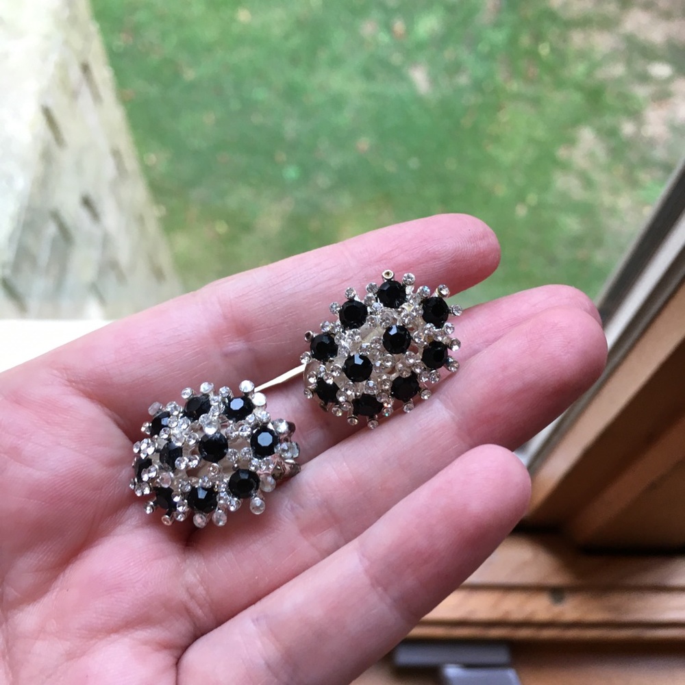 Sparkly Clip on earrings - Picture 1 of 11